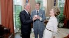 O jeho poměru s manželkou prezidenta Reagana Nancy se spekulovalo. Je fakt, že je často navštěvoval v Bílém domě (foto z roku 1981).