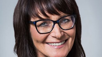 MUDr. Jana Hercogová: „Stárnutí kůže je dáno geneticky, zpomalí ho ale úsměv a psychická pohoda.“