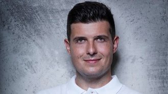 Musí se prsní implantáty měnit každých deset let? Jsou silikonová prsa vhodná pro sportovkyně a příliš hubené ženy?