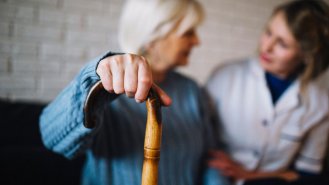 Příběh Karly (48): Moje máma mi řídí život