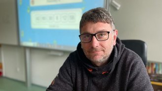 Škola není jenom o učení a „biflování“, říká Jaroslav Tůma, ředitel ZŠ Neznašov