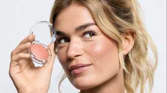 Jaru sluší růžová