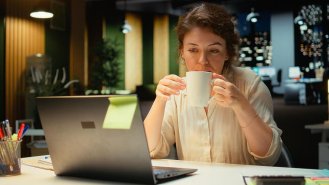 Víte, že odpolední káva může prohloubit únavu?