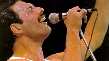 Freddie Mercury (†45): Celoživotní bitva se sebou samým