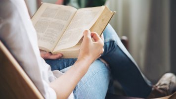 20 minut pravidelného čtení dělá s mozkem zázraky