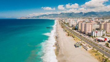 Turecká riviéra: jak relaxují místní a kde hledat klidné pláže?