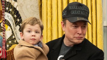 Elon Musk se rozhodl vyřešit krizi porodnosti?!