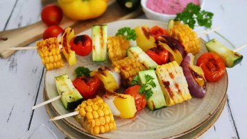 Barevné zeleninové špízy