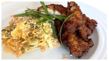 Variace na coleslaw z kysaného zelí