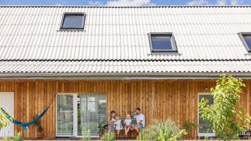 Dům plný světla, kam na návštěvu můžete přijet i parníkem