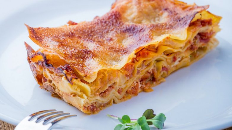 Lasagne se salsicciou a mozzarellou