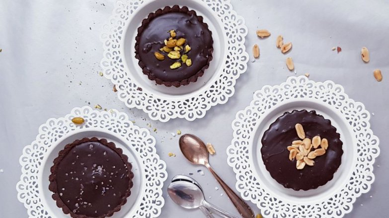 Čokoládové koláčky s arašídovým krémem a čokoládovou ganache