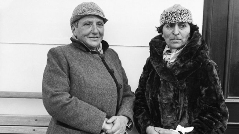 Gertruda Steinová (†72) a Alice Toklasová (†89): Pobuřující milostný příběh