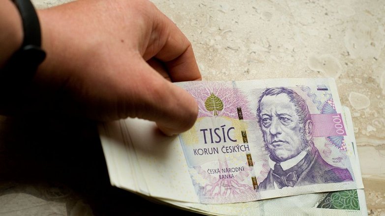 Příběh Lenky (39): Matčiny dluhy přivedly tátu do hrobu!